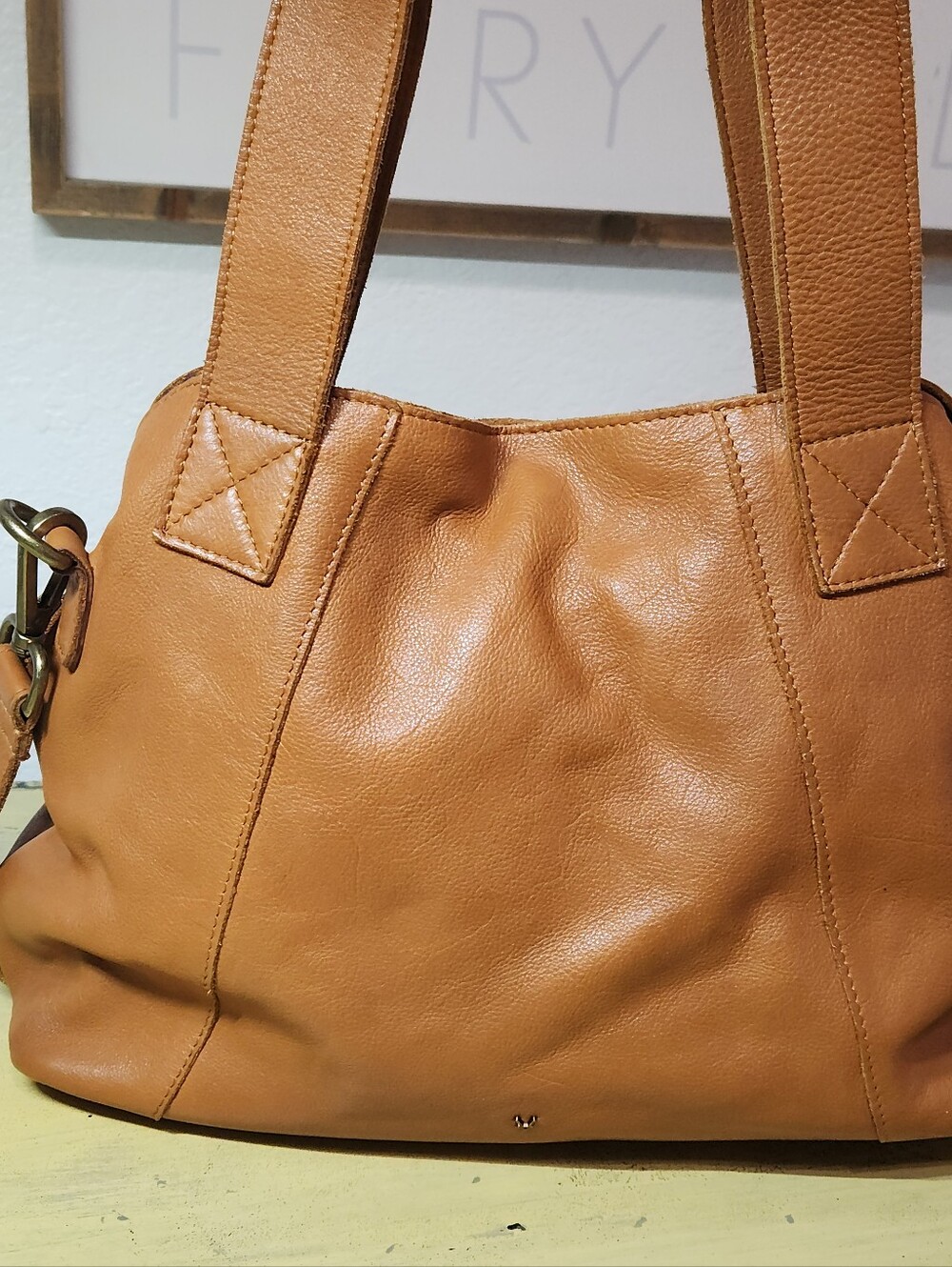 Vilenca Holland Genuine Tan Leather Convertible Crossbody Satchel Bag - Picture 4 of 13